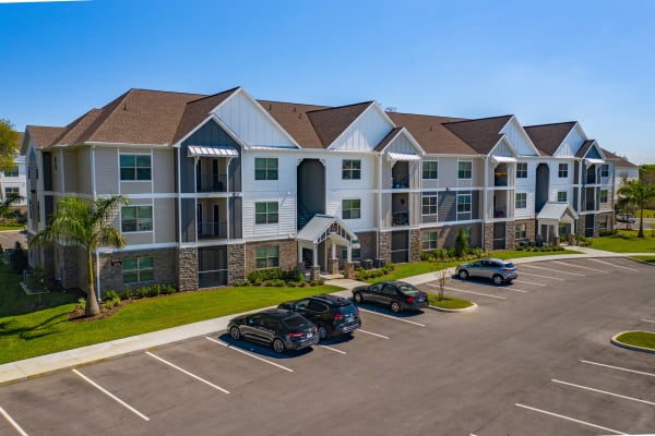 Lakeland Grand property
